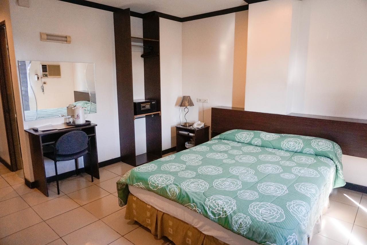 Crowne Garden Hotel Cebu Eksteriør billede