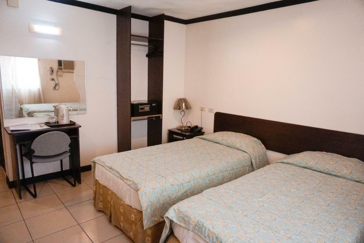 Crowne Garden Hotel Cebu Eksteriør billede